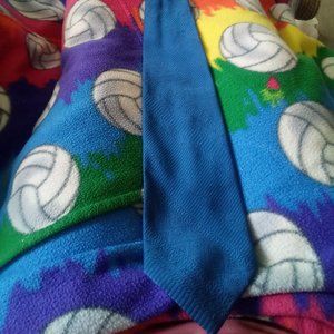 GREAT UC A DESIGN CLASSIC VINTAGE ROYAL BLUE TIE